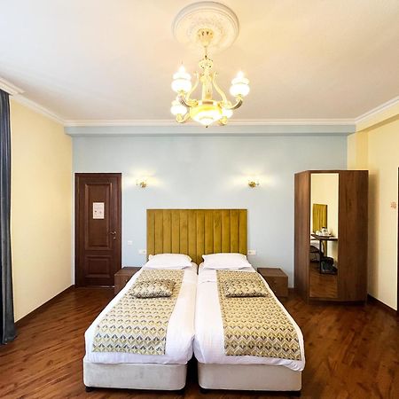 Phazisi Hotel Tbilisi Esterno foto