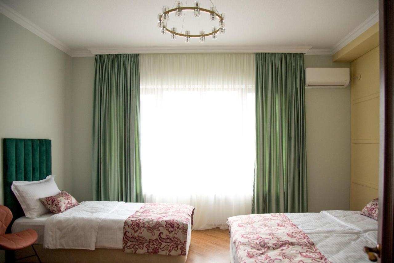 Phazisi Hotel Tbilisi Esterno foto