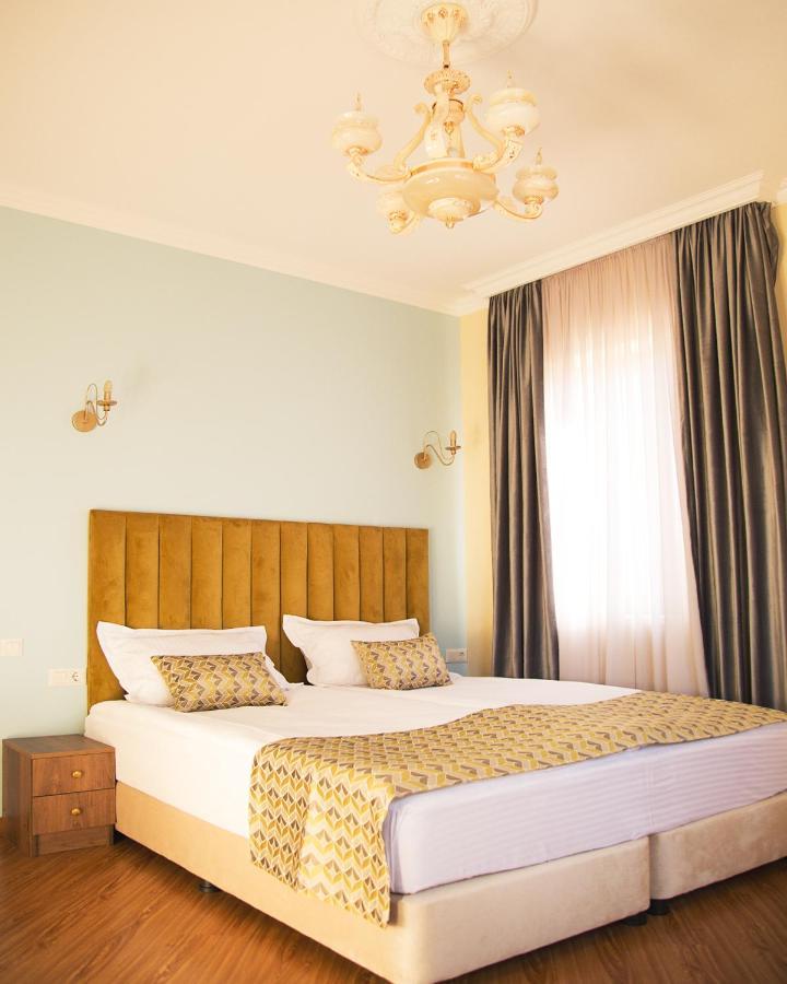 Phazisi Hotel Tbilisi Esterno foto